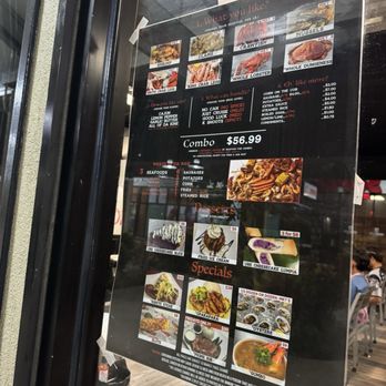 Da Shrimp Hale - Menu outside their door - Seafood Near Me - Kahului, Hawaii
