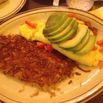 Bob's Big Boy Broiler - Avocado Jack omelette new item on menu - American Near Me - Downey, California