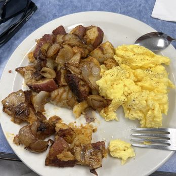Bagel Snack - 2 Eggs with Home Fries - Bagels Near Me - Pompano Beach, Florida
