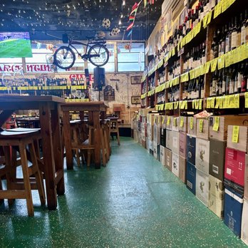Happy Wine Calle Ocho - Salon - Tapas Bars Near Me - Miami, Florida Happy Wine Calle Ocho - Salon - Tapas Bars Near Me - Miami, Florida
