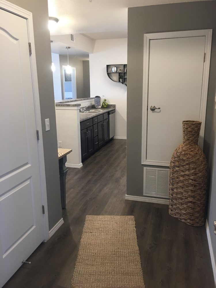 NORTH LOOP APARTMENTS Updated September 2024 20 Photos 9522 North