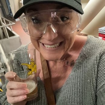 Budweiser Brewery Experience - You get this snazzy hat and glass as part of the tour! - Beer Tours Near Me - Saint Louis, Missouri Budweiser Brewery Experience - You get this snazzy hat and glass as part of the tour! - Beer Tours Near Me - Saint Louis, Missouri