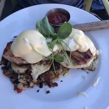 Cody's La Jolla - Traditional Benedict - Breakfast & Brunch Near Me - La Jolla, California Cody's La Jolla - Traditional Benedict - Breakfast & Brunch Near Me - La Jolla, California