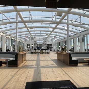 Offshore Rooftop - New American Near Me - Chicago, Illinois
