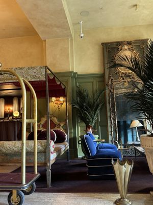 The Siren Café by null