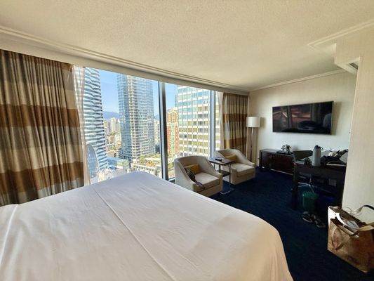 Sheraton Vancouver Wall Centre by null