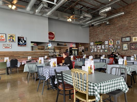 Gus's World Famous Fried Chicken by null