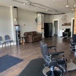 Candi’s Barber Shop - Comfy waiting area