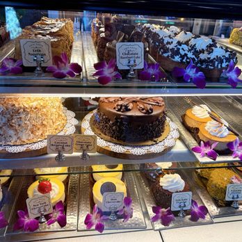 Urth Caffé - Orange - Coffee & Tea Near Me - Orange, California