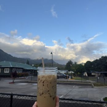 Wishing Well Coffee & Tea - Iced Latte with Macadamia Syrup & Oat Milk - Coffee & Tea Near Me - Hanalei, Hawaii Wishing Well Coffee & Tea - Iced Latte with Macadamia Syrup & Oat Milk - Coffee & Tea Near Me - Hanalei, Hawaii