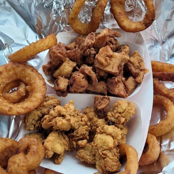 Captain's Kitchen - Scallop, oysters and onion rings!!! - Seafood Near Me - Atlantic Beach, North Carolina