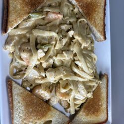Cleaver's - Chicken and shrimp Alfredo