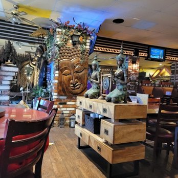 Thai Purple - Inside dining - Thai Near Me - Alhambra, California