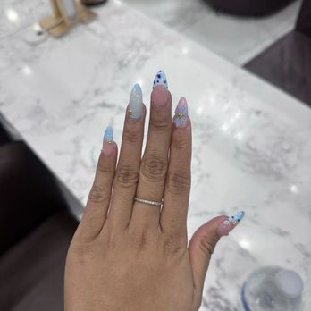 Milano Nail Lounge - Medium Almond - Nail Salons Near Me - Signal Hill, California Milano Nail Lounge - Medium Almond - Nail Salons Near Me - Signal Hill, California