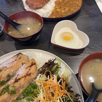 Kiseki - *both come with miso soup* top: tonkatsu curry over rice + egg (add-on) bottom: teriyaki salmon over rice - Izakaya Near Me - Livermore, California