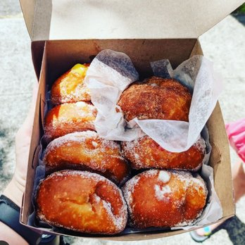 Leonard's Bakery - Malasadas - Bakeries Near Me - Honolulu, Hawaii Leonard's Bakery - Malasadas - Bakeries Near Me - Honolulu, Hawaii