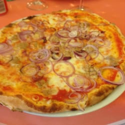 Ristorante Pizzeria 'Lo Scoglio' di Calvelli Ornella - Tonno e cipolle