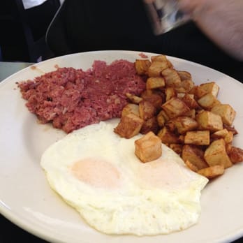 Bea Bea's - Corned beef... Presentation is not this business' forte... - Coffee & Tea Near Me - Burbank, California Bea Bea's - Corned beef... Presentation is not this business' forte... - Coffee & Tea Near Me - Burbank, California