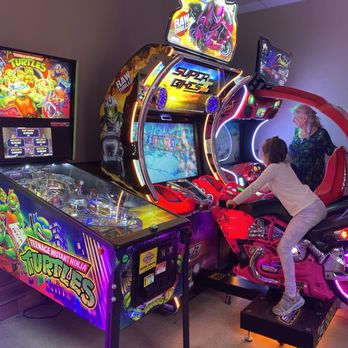 Uncle Bob’s Pizza - Game room - Pizza Near Me - Meridian, Idaho Uncle Bob’s Pizza - Game room - Pizza Near Me - Meridian, Idaho