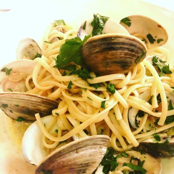 Pane E Vino - linguni w/ fresh little necks. - Italian Near Me - Providence, Rhode Island