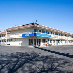 Motel 6 - Exterior