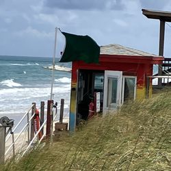 Lantana Municipal Beach - Lifeguard shack