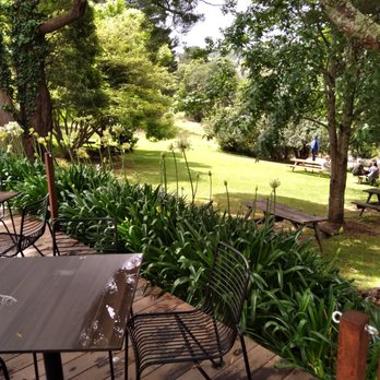 Paradise Valley Hotel - Beer Garden - Seafood Near Me - Clematis, VIC