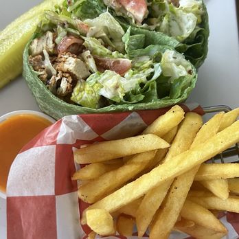 Grumpy Gary’s - Buffalo chicken wrap - American Near Me - Dania Beach, Florida