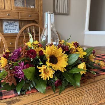 Modesto Exotic Flowers - Sunflower centerpiece - Florists Near Me - Modesto, California