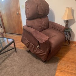 Transfer Flea And Farmers Market - Lift chair