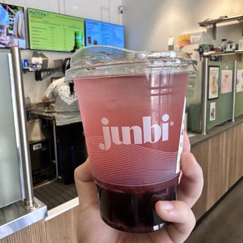 Junbi Matcha & Tea - Yuzu Dragon Fruit Refresher (3PO) - Bubble Tea Near Me - San Francisco, California Junbi Matcha & Tea - Yuzu Dragon Fruit Refresher (3PO) - Bubble Tea Near Me - San Francisco, California