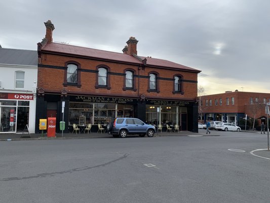 Jackman & McRoss by null