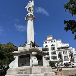 Plaza Colon - Statue