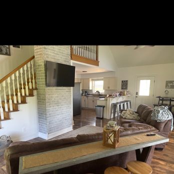 The Potter Cottage - Living area - Guest Houses Near Me - Ferdinand, Indiana