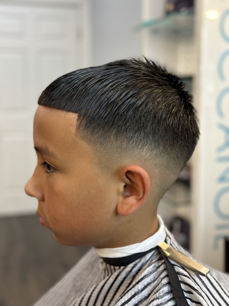 The Shop Barbershop & Salon Logo