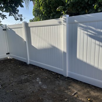 Irvine Fence - Fencing on West side of garage with gate - Fences & Gates Near Me - Wilmington, California Irvine Fence - Fencing on West side of garage with gate - Fences & Gates Near Me - Wilmington, California