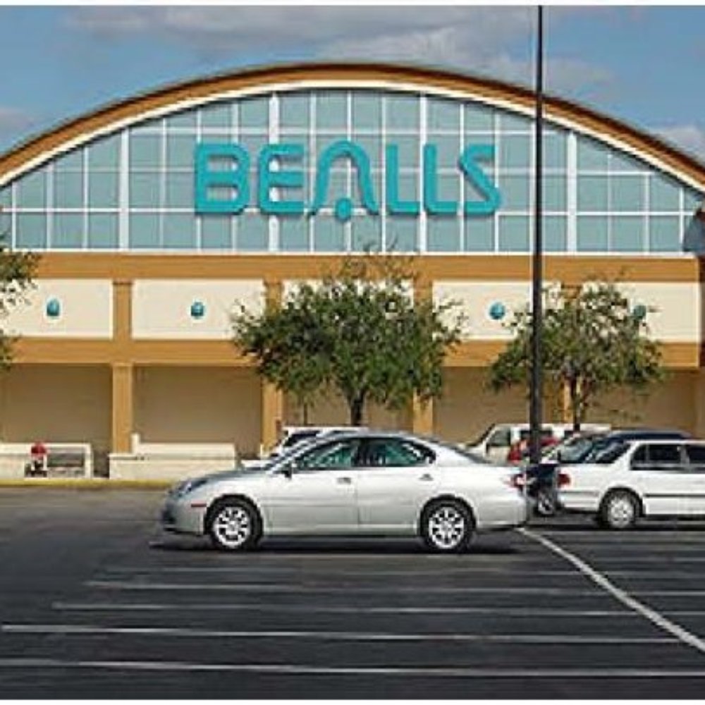 pier park nike outlet