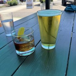 Willamette Garage - Old fashion and a pilsner