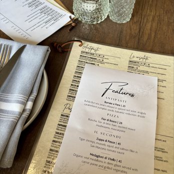 Pizza e Pazzi - Pizza Near Me - Toronto, Ontario