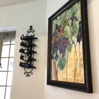 Garden Bistro - Wall decoration - New American Near Me - Lakeland, Florida
