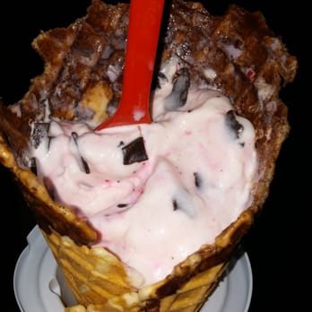 Dairy Queen Grill & Chill - Camdy cane waffle dipped cone - Ice Cream & Frozen Yogurt Near Me - Jasper, Alabama Dairy Queen Grill & Chill - Camdy cane waffle dipped cone - Ice Cream & Frozen Yogurt Near Me - Jasper, Alabama