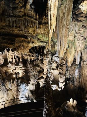 Luray Caverns by null