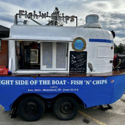 Right Side of The Boat Fish And Chips - Restaurant