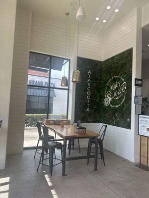 Main Squeeze Juice Co. by null