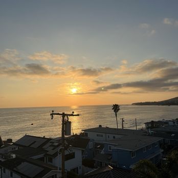 The Rooftop Lounge - Sunset on the deck - Lounges Near Me - Laguna Beach, California