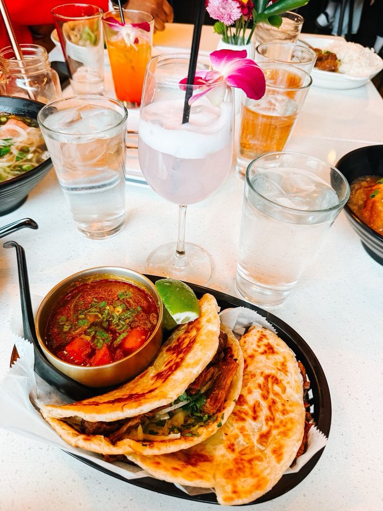 Food from Em Que Viet