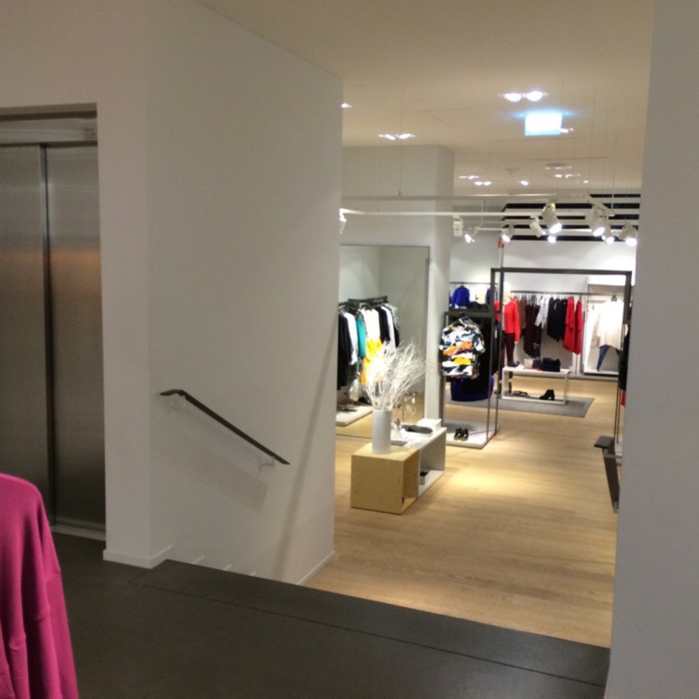 COS - Men's Clothing Near Me - Zürich, ZH