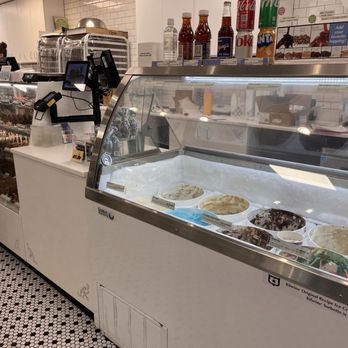 Kilwins - Ice cream - Chocolatiers & Shops Near Me - Ocean Springs, Mississippi Kilwins - Ice cream - Chocolatiers & Shops Near Me - Ocean Springs, Mississippi