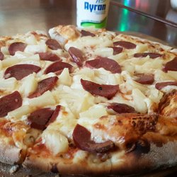 by Albert - Lecker Pizza mit Ananas und Sucuk. :)