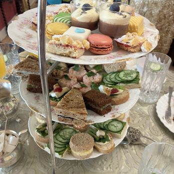 High Tea With Gerri - Food was a bit stale / maybe made too far in advance? - Tea Rooms Near Me - Long Grove, Illinois